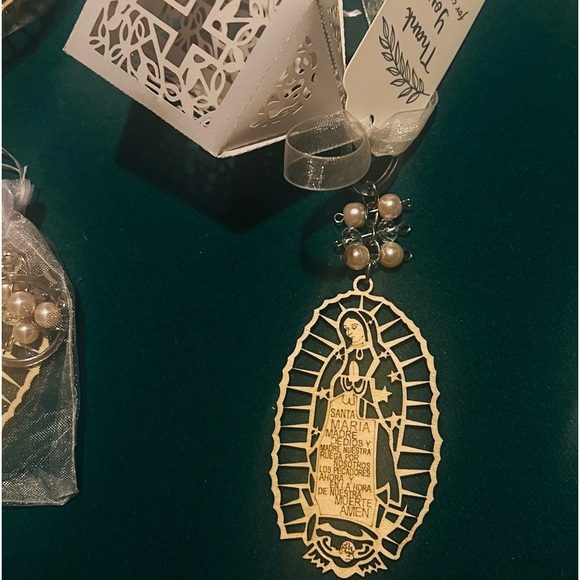 DECORATIONS FOR BAPTISM OR FIRST COMMUNION - Picture 5 of 7